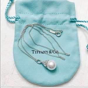 Tiffany's pearl drop necklace